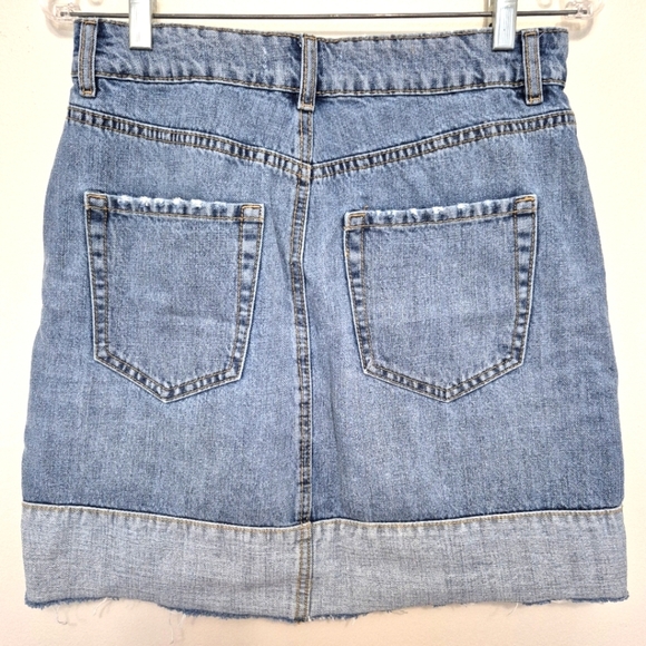 Dynamite Two Toned Blue Denim Mini Skirt – Size Small - Picture 4 of 4
